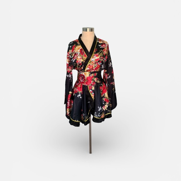 Floral Kimono Robe with Belt - Picture 7 of 9
